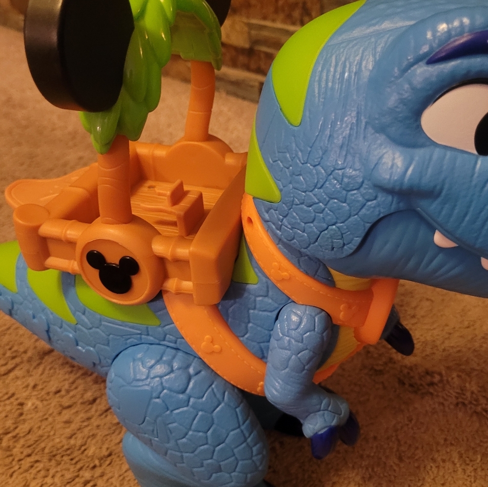 Disney Junior Mickey Mouse Roarin Safari Dino Playset - Picture 3 of 6